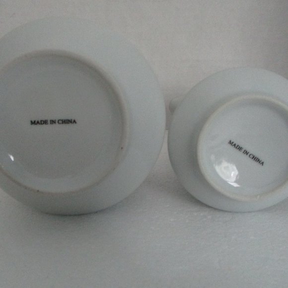 Porcelain Sugar & Creamer Christmas Set - Picture 9 of 14